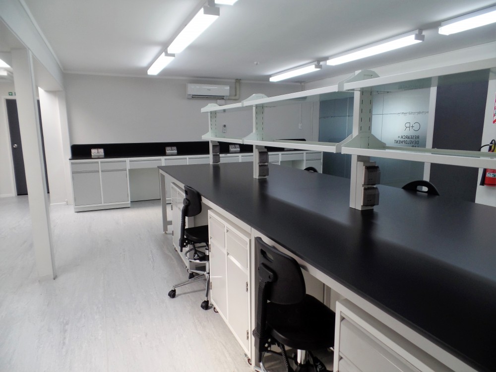 laboratory workbench7